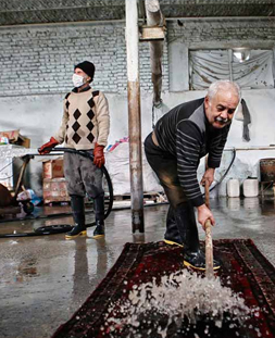 شستشوی سنتی قالی در قالیشویی فرشته